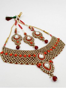 Stonestudded Jewelry Set